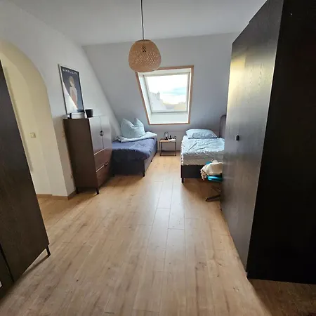 Ideal Fuer Monteure Mit 3 Schlafzimmer Fuer Bis Zu 6 Personen Mit Kueche, Waschmaschine, Bad, Wifi, Flat Tv Usw * Delitzsch