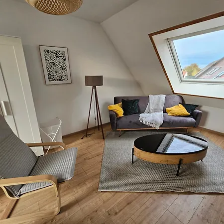 Ideal Fuer Monteure Mit 3 Schlafzimmer Fuer Bis Zu 6 Personen Mit Kueche, Waschmaschine, Bad, Wifi, Flat Tv Usw Delitzsch