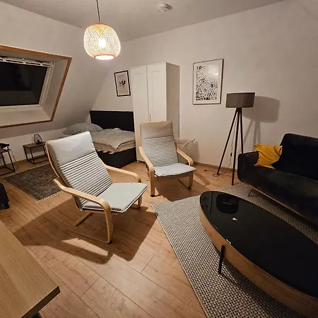 Ideal Fuer Monteure Mit 3 Schlafzimmer Fuer Bis Zu 6 Personen Mit Kueche, Waschmaschine, Bad, Wifi, Flat Tv Usw * Delitzsch