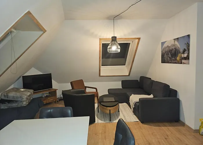 Ideal Fuer Monteure Mit 3 Schlafzimmer Fuer Bis Zu 6 Personen Mit Kueche, Waschmaschine, Bad, Wifi, Flat Tv Usw דירה דליטש'