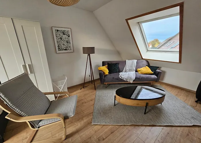 Ideal Fuer Monteure Mit 3 Schlafzimmer Fuer Bis Zu 6 Personen Mit Kueche, Waschmaschine, Bad, Wifi, Flat Tv Usw דליטש'